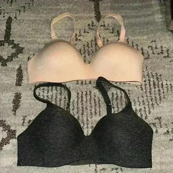 Hanes Other - 2 Hanes HU03 Ultimate T-Shirt Soft Contour Wirefree Bra Heather & Nude 34C